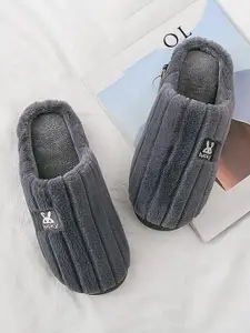 WOLVESDEN Women Self Design Room Slippers