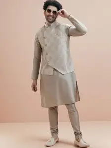 KISAH Men Grey Geometric Kurta Jacket Churidar Set