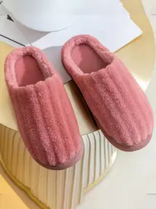 WOLVESDEN Women Self Design Room Slippers