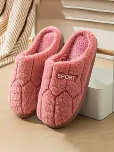 WOLVESDEN Striped Fur Room Slippers