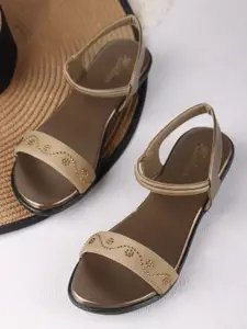 Picktoes Women Solid Party Block Sandals