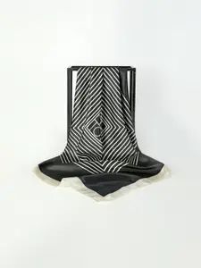 QUECY Printed Satin Scarf