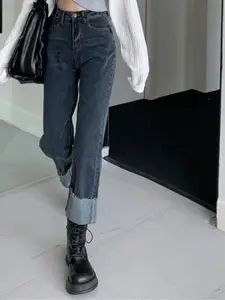 StyleCast Women Straight Fit High-Rise Dark Cropped Cotton Jeans