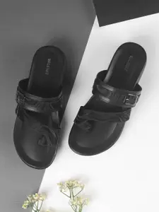 WALKWAY by Metro Fashion