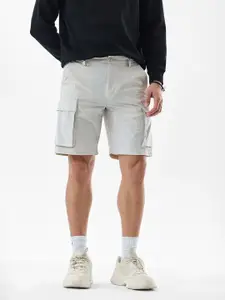 Snitch Men Cream Mid-Rise Regular Fit Shorts