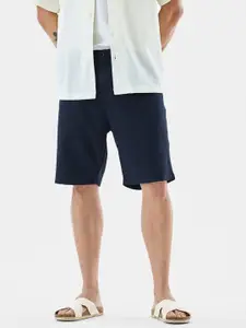 Snitch Men Navy Mid-Rise Regular Fit Shorts