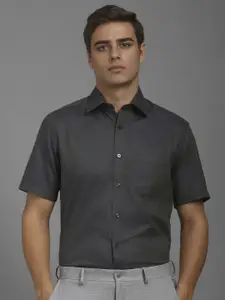 Louis Philippe Men Classic Fit Solid Spread Collar Pure Cotton Formal Shirt