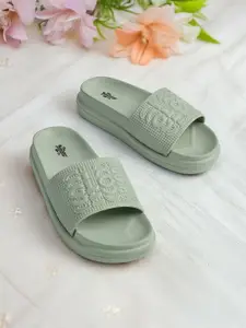 The Roadster Lifestyle Co. Women Self Design Sliders