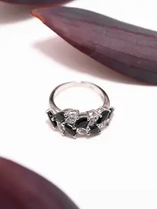 Exotic India 925 Sterling Silver Onyx & Cubic Zirconia Studded Leaf Design Finger Ring