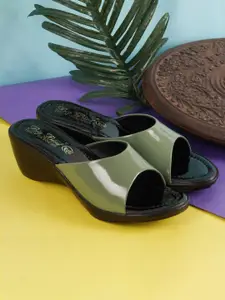 BIG BIRD FOOTWEAR Women Embellished Wedge Heel Sandals