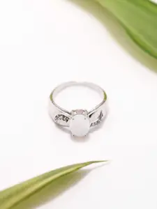 Exotic India 925 Sterling Silver Oval Shaped Opal Studded Finger Ring
