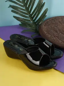 BIG BIRD FOOTWEAR Women Wedge Heel Sandals