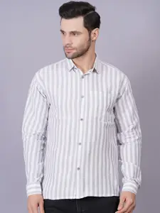 QUMASH FASHION Men Vertical Stripes Comfort Slim Fit Casual Shirt