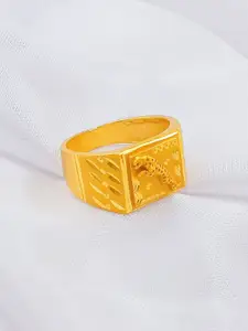 Saizen Men Regal Engraved Gold-Plated Finger Ring