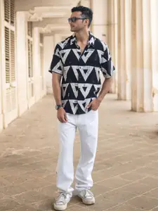 Powerlook Men Oversized Fit Geometric Printed Spread Collar Pure Cotton Casual Shirt
