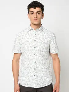 Blue Buddha Men Tailored Fit Floral Printed Spread Collar Cotton Casual Shirt