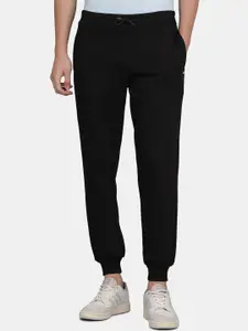 t-base Men Solid Slim Fit Mid-Rise Joggers