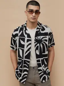 Fame Forever by Lifestyle Smart Printed Spread Collar Short Sleeves Shirt