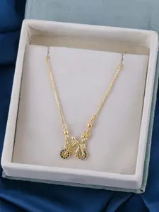 Sangria Women Gold Plated Chian With Pendant