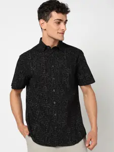 Blue Buddha Men Tailored Fit Abstract Printed Spread Collar Cotton Casual Shirt