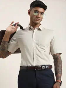 Turtle Men Standard Fit Solid Spread Collar Formal Shirt