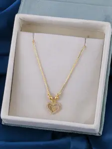 Sangria Women Gold Plated Chian With Pendant