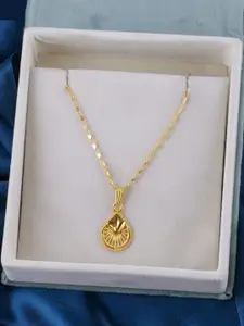 DressBerry Gold-Plated Pendant With Chain