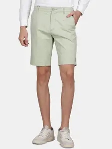 t-base Men Printed Mid-Rise Loose Fit Chino Shorts
