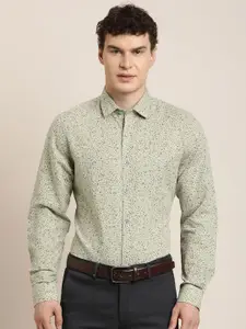 Turtle Men Standard Slim Fit Floral Printed Spread Collar Formal Shirt