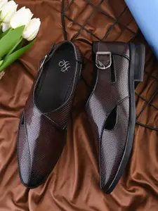 House of Pataudi Men Peshawari Shoe Style Sandals