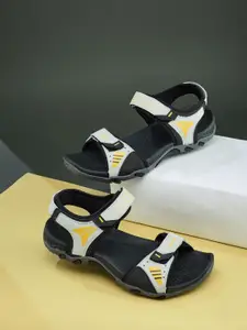 Campus Men Textured Lightweight Sports Sandals