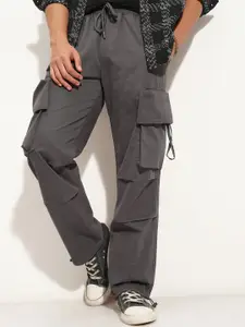 HIGHLANDER Men Straight Fit Cargos Trousers