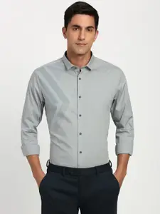 Peter England Spread Collar Slim Fit Formal Shirt