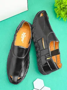 The Roadster Lifestyle Co Men Round-Toe Shoe-Style Sandals