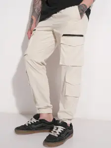 HIGHLANDER Men Solid Relaxed Fit Cargos Trousers