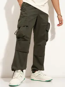 HIGHLANDER Men Straight Fit Cargos Trousers