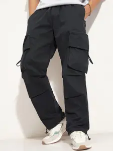 HIGHLANDER Men Straight Fit Cotton Cargos Trousers