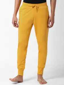 Peter England Men Mid-Rise Joggers