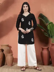 Sangria Women Floral Embroidered Short Straight Kurti