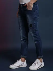 Campus Sutra Men Comfort Relaxed Fit Mid-Rise Light Fade Stretchable Jeans