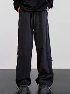 StyleCast x Revolte Men Loose Fit Mid-Rise Cargos Trousers