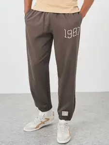 Styli Men Pure cotton Relaxed Fit Side Cord & Embroidery Detail Mid Rise Joggers