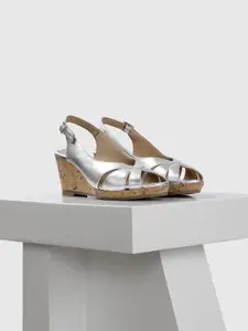 Oroh Women Solid Round Toe Leather Wedge Sandals