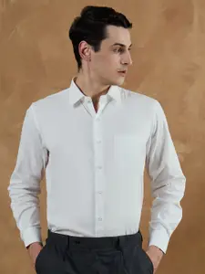 DENNISON Men Smart Fit Solid Spread Collar Cotton Formal Shirt