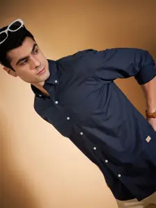 DENNISON Men Smart Slim Fit Solid Button-Down Collar Casual Shirt