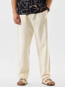 Snitch Men Solid Relaxed Fit Mid-Rise Cotton Casual Trousers