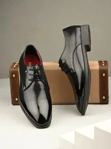 INVICTUS Men Textured Round-Toe Formal Derbys