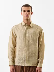 Snitch Textured Spread Collar Casual Shirt