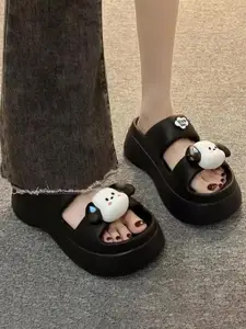 WOLVESDEN Women Self Design Casual Sliders