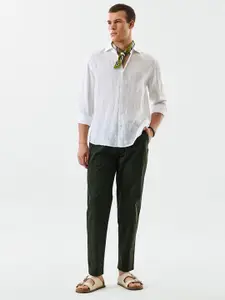 Snitch Men Snitch Dark Green Mid-Rise Regular Fit Trouser